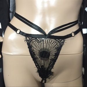 N0135 Women Sexy G-string Lace Lingerie Thongs